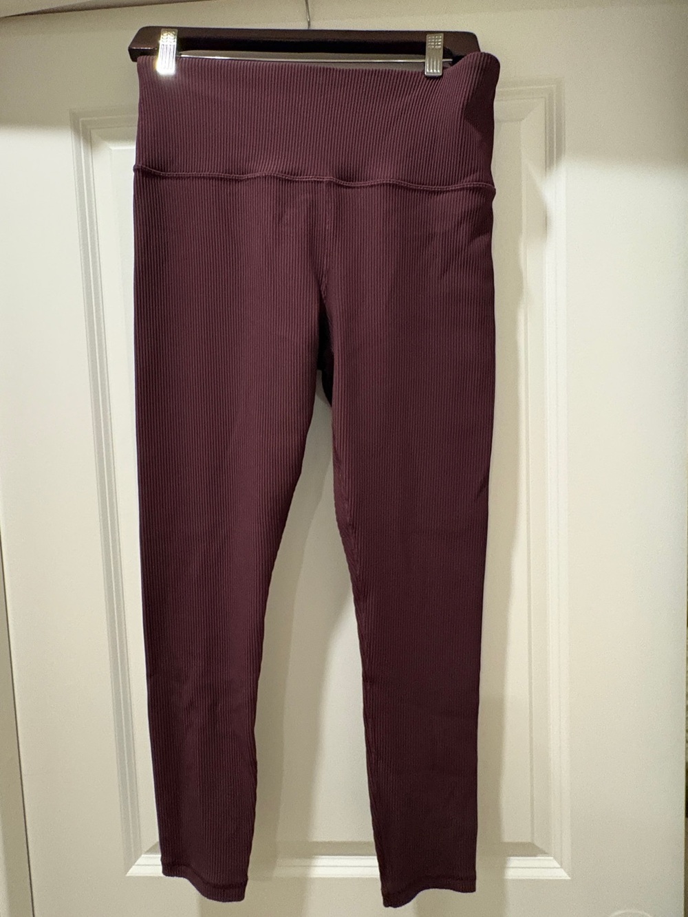 Athleta Elation Rib Tight Cabernet Sz Large 24” Inseam 7/8 Length NWOT